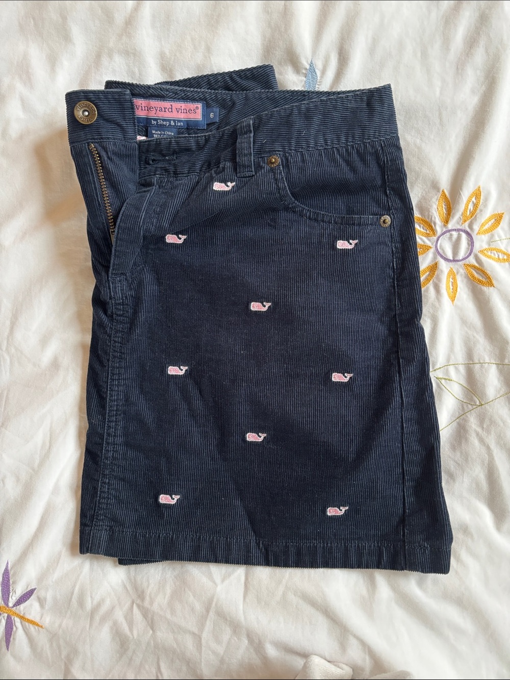 vineyard vines rare navy pink whale printed skirt